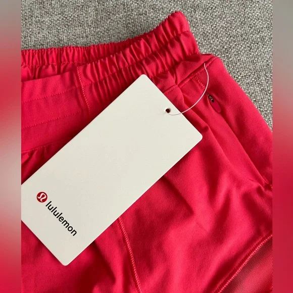 NWT Lululemon Athletica Red Athletic Shorts Lightweight Elastic Waist - Picture 4 of 5